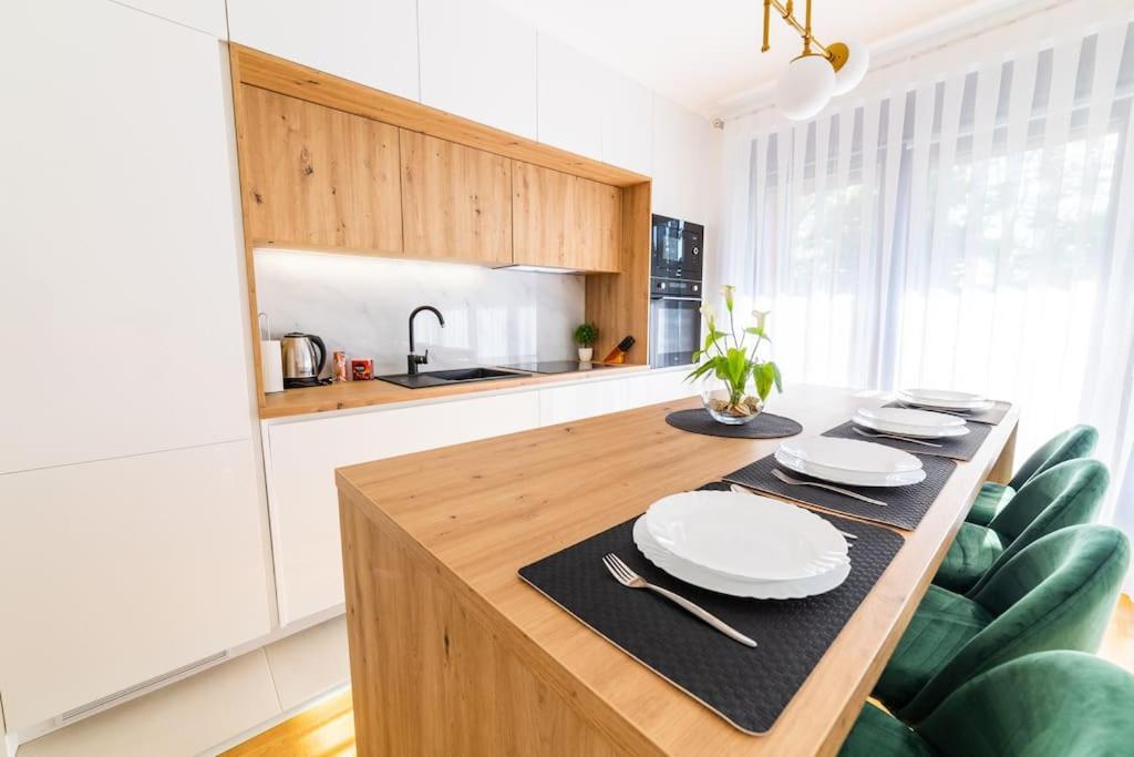 Apartman Lux Self Check-In Вировитица Екстериор снимка